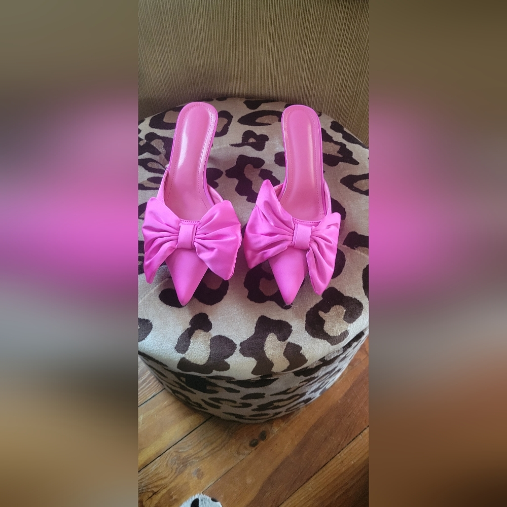 New hot pink slide on mule